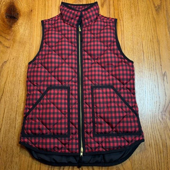 J. Crew Excursion Quilted Down Puff Vest Women's XS Red Buffalo Check Plaid - Picture 1 of 6